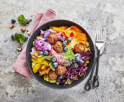 Vegane Hackbällchen-Bowl